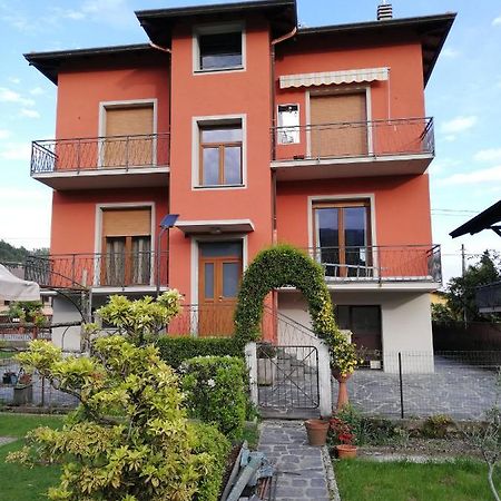 La Rosa Rossa Apartment Cambiasca Luaran gambar