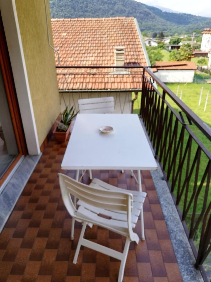 La Rosa Rossa Apartment Cambiasca Luaran gambar