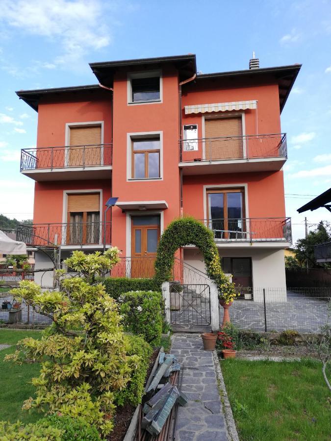 La Rosa Rossa Apartment Cambiasca Luaran gambar